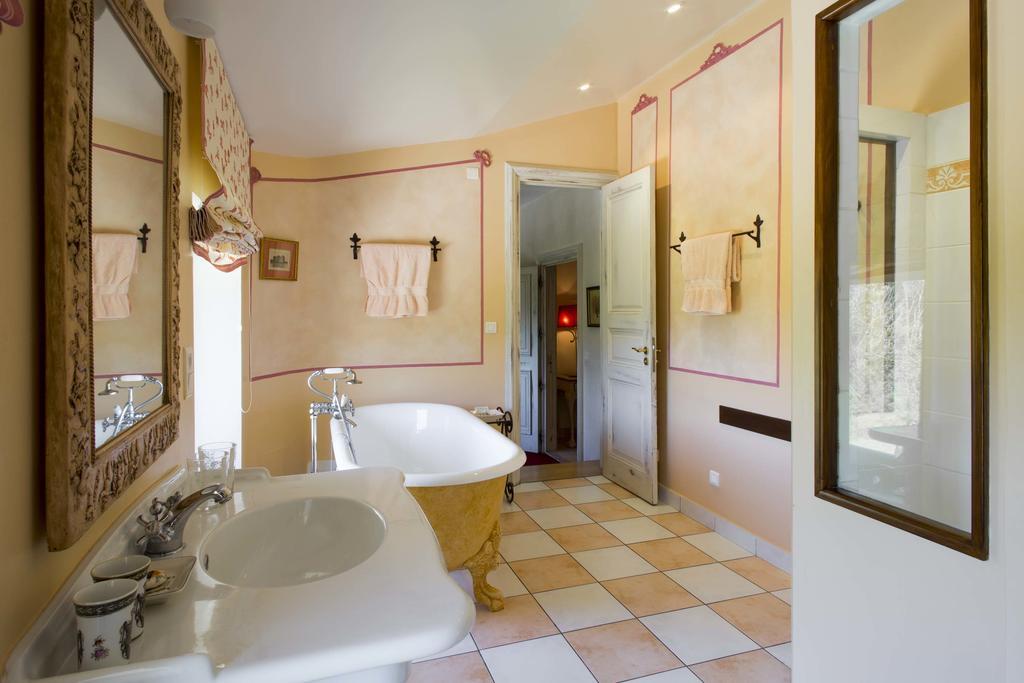 Chateau Talaud Bed & Breakfast Loriol-du-Comtat Room photo